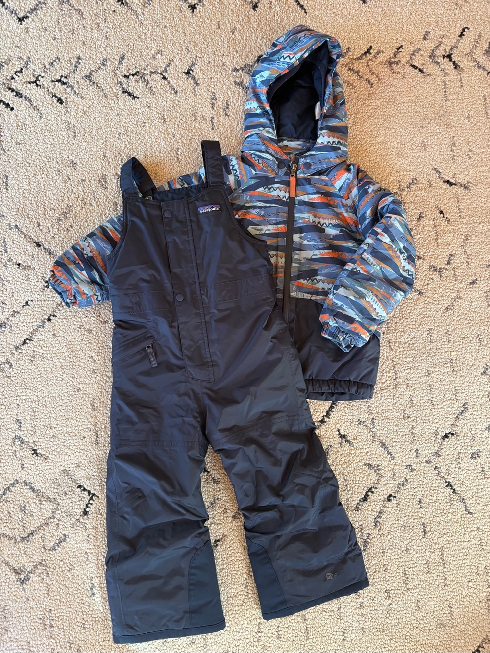 Patagonia Kids' Jacket and Snow Bibs/ overalls (4T) EUC - Picture 1 of 9